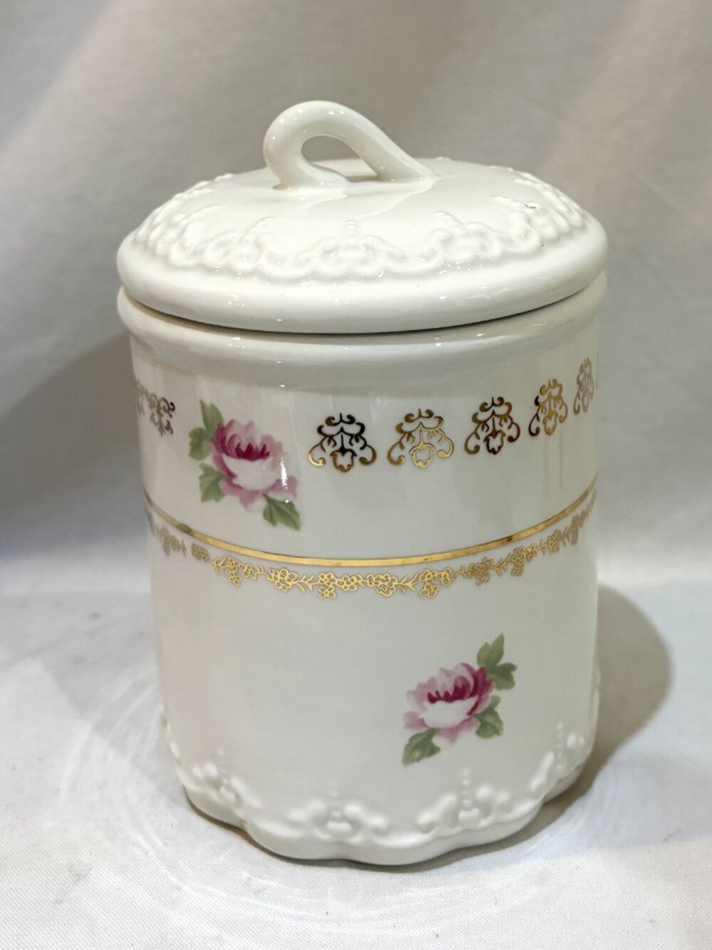 Simply Shabby Chic Porcelain Lidded Vanity Jar Canister Floral and Gold Pattern